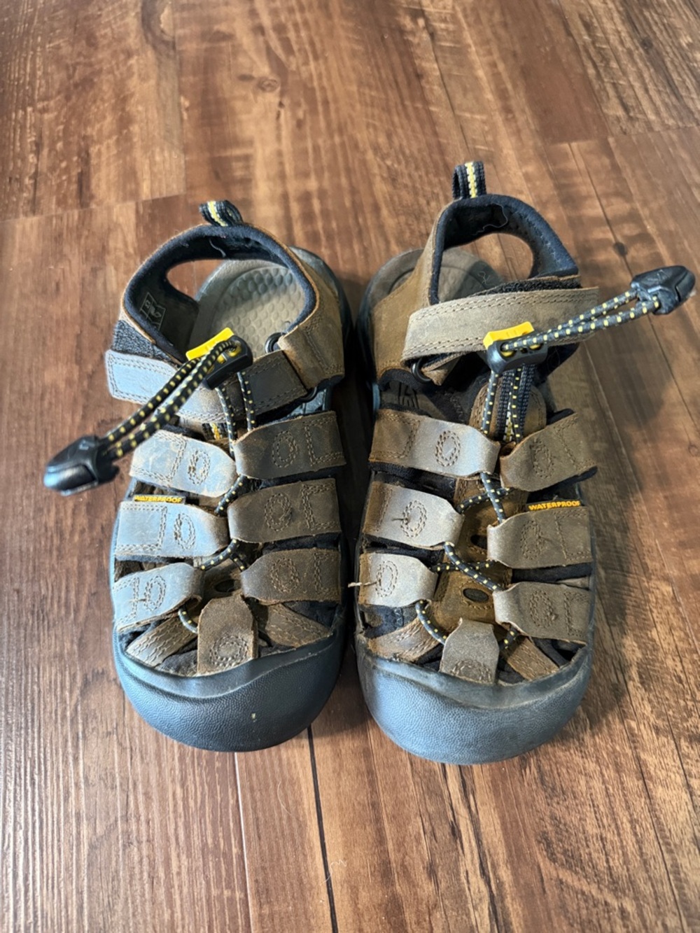 Kids Waterproof Brown Outdoor Sandals Size 1